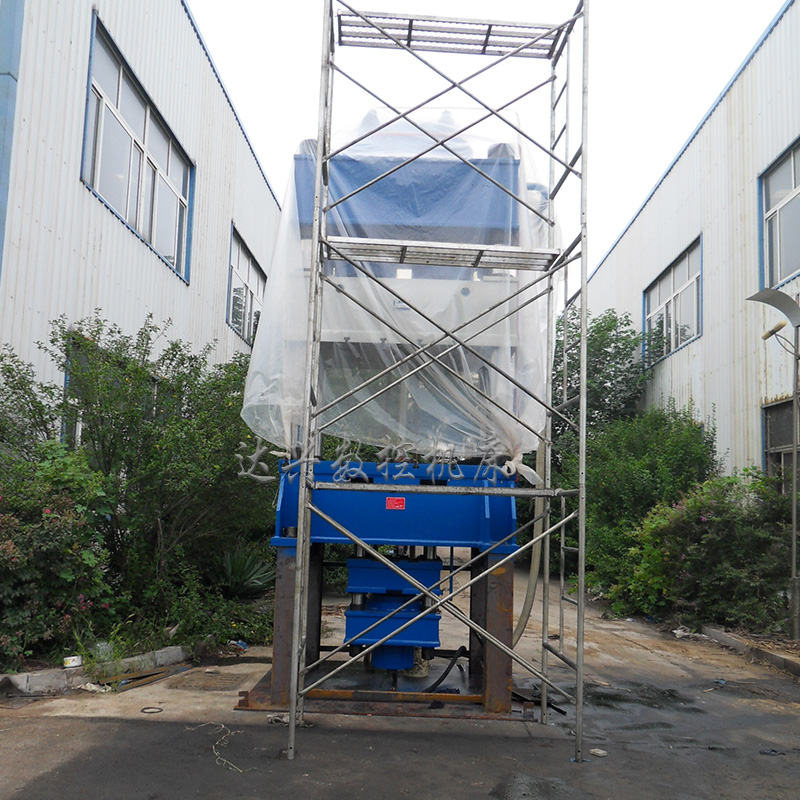 800噸帶液壓墊四柱液壓機