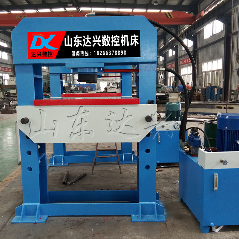 100噸龍門(mén)式液壓機(jī)