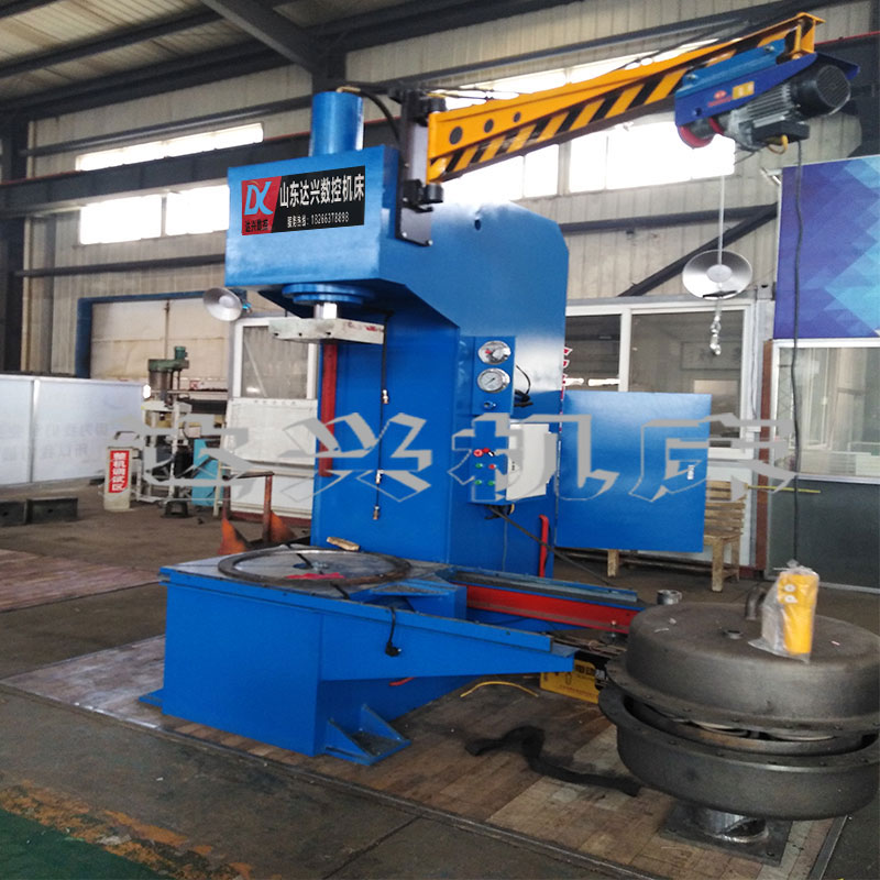 200噸加裝行吊裝備單臂液壓機