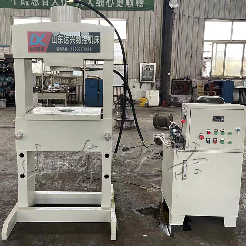 100噸龍門液壓機(jī)